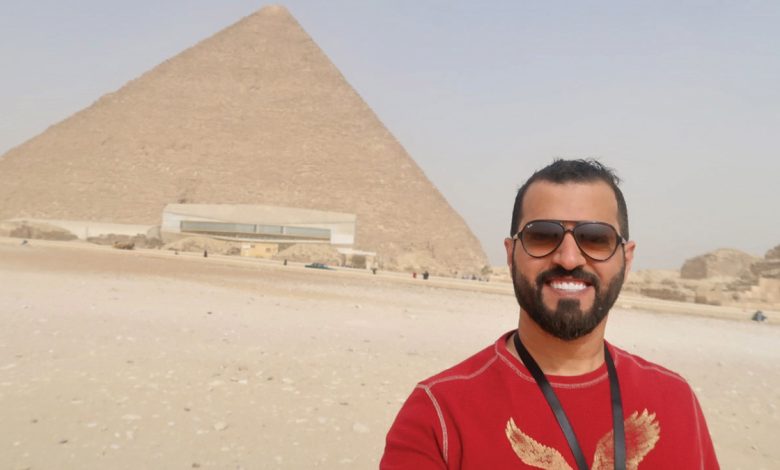 رحالة إماراتي يجوب 65 دولة لزرع بصمة السلام 17 1667741721 image