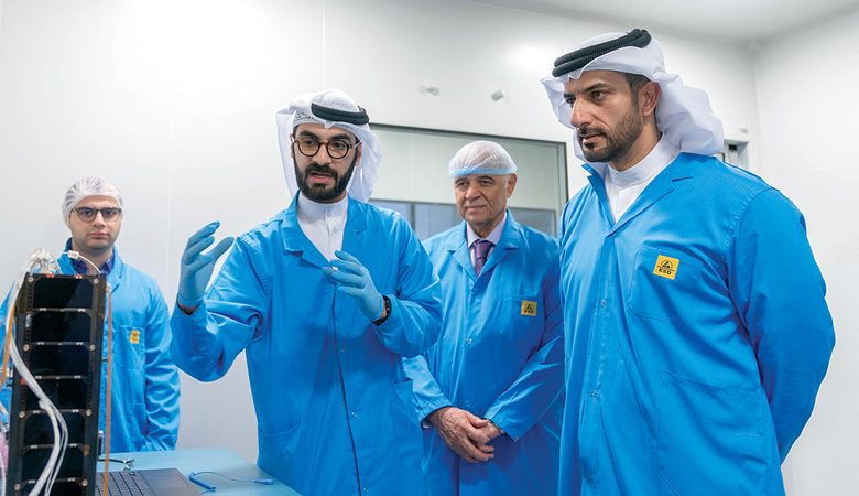 سلطان بن أحمد يتفقد جاهزية القمر الاصطناعي «الشارقة سات-1» 1 1667786030 image