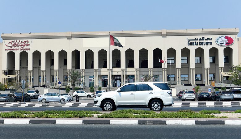 آسيوي يحتضن طفلة مجهولة النسب ومشلولة دماغياً لـ 6 سنوات 3 1667819102 image