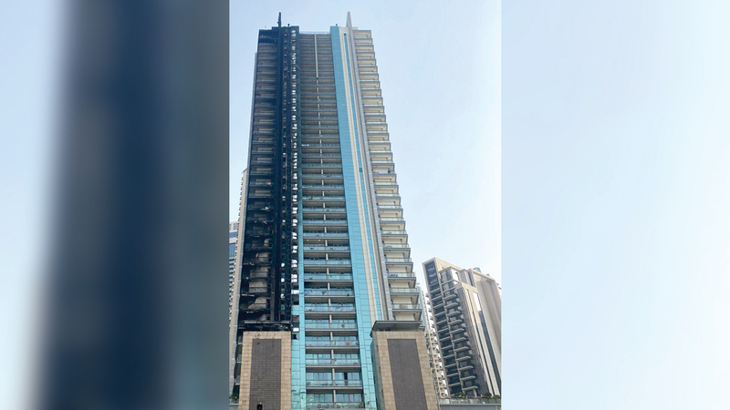 السيطرة على حريق بواجهة برج سكني في دبي وإخلاء سكانه دون إصابات 1 1667855930 image