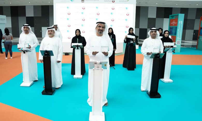 المتبرع الواحد ينقذ 8 أشخاص.. كوادر "صحة أبوظبي" يسجلون في "حياة" للتبرع بالأعضاء بعد الوفاة 3 1668003682 image