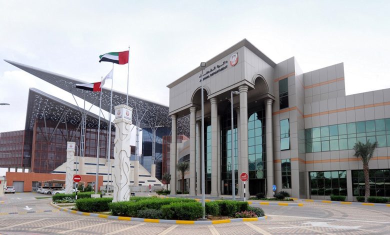 طالبته بـ 300 ألف درهم تعويض.. مديرة عقارات تتهم مستأجر بسبها 7 1668108264 image