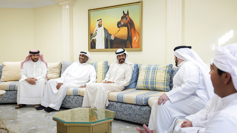 خليفة بن طحنون يواصل زياراته لأسر الشهداء في دبي 1 1668205199 image