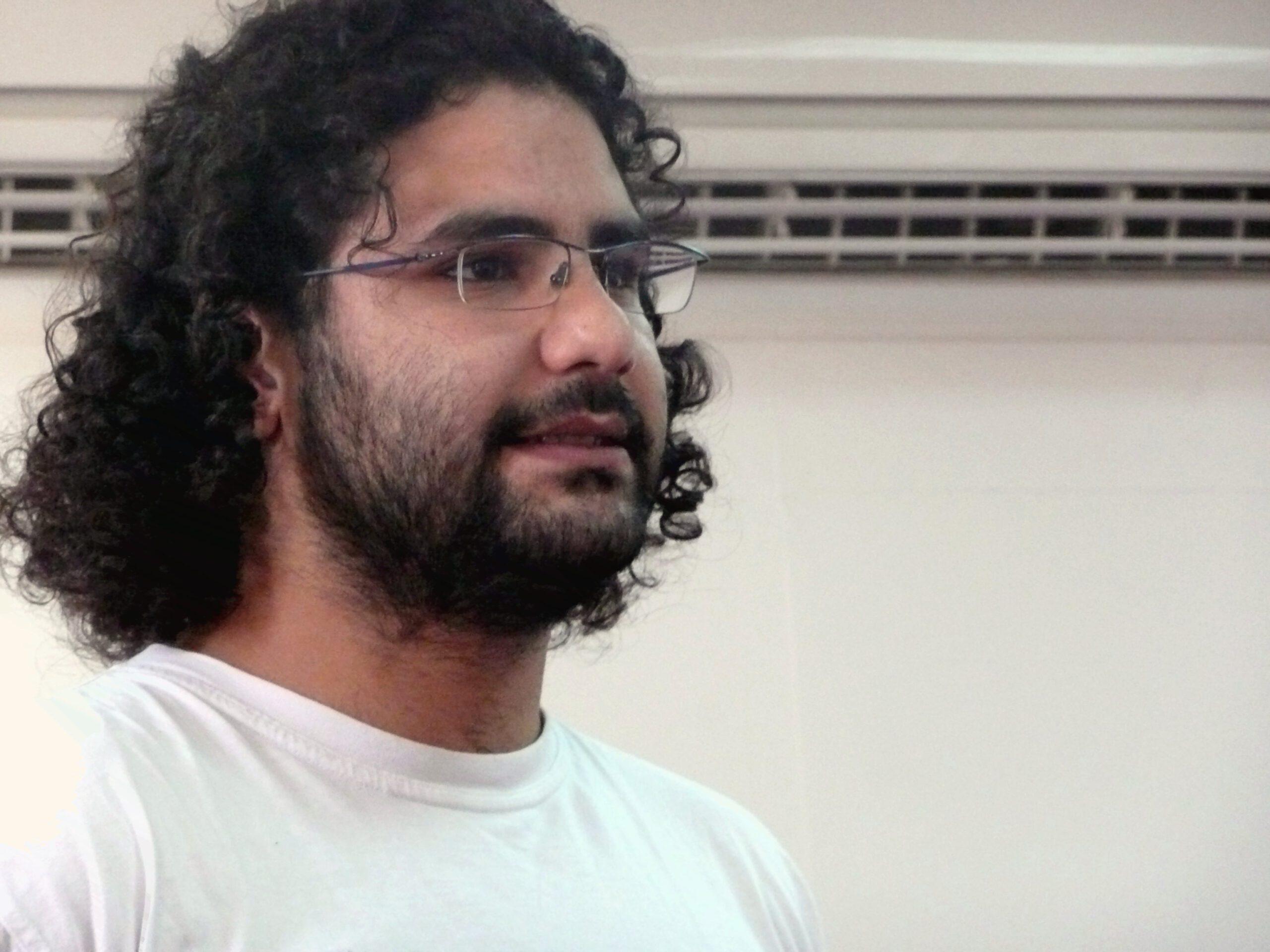 ديانة علاء عبد الفتاح الناشط المصري scaled