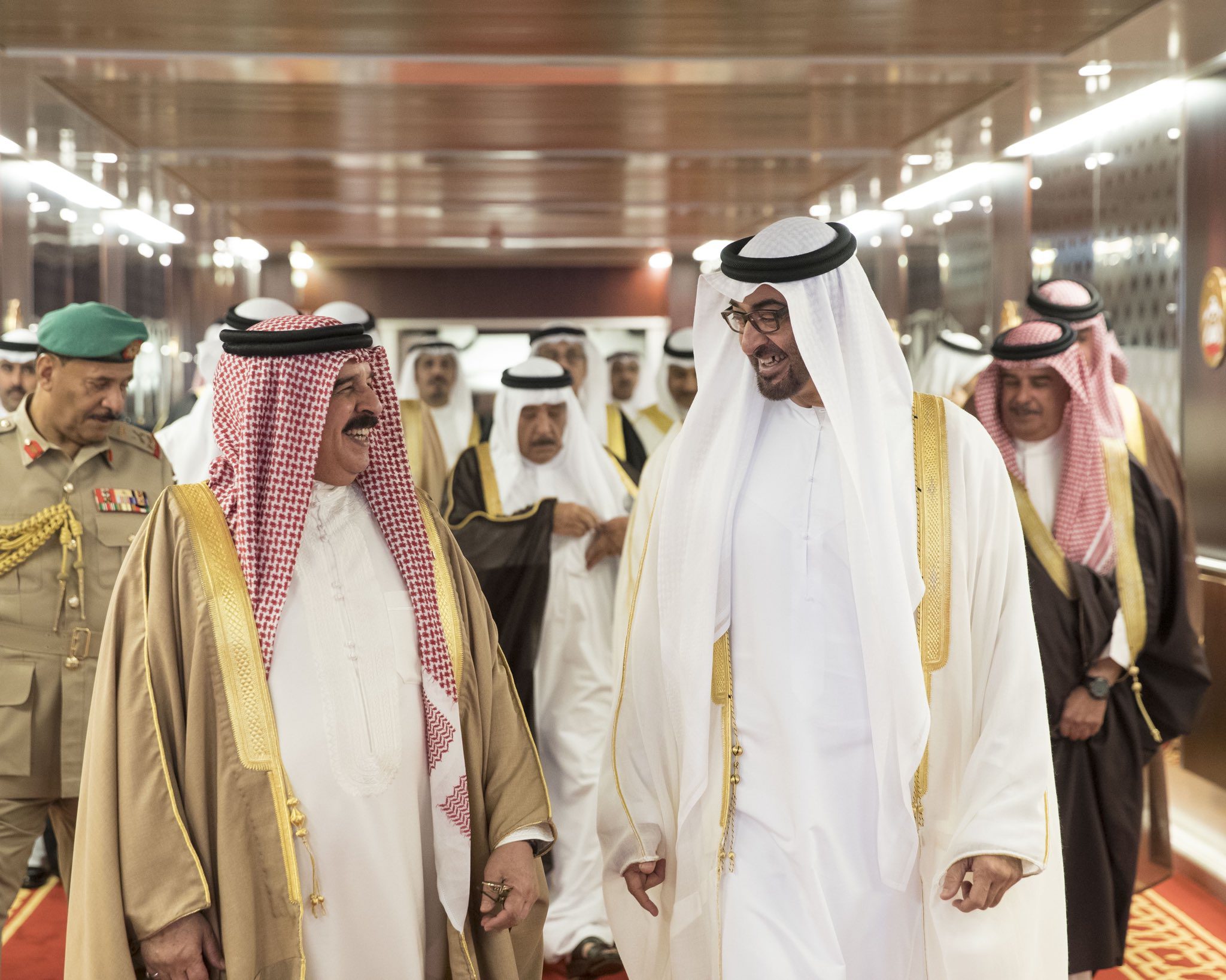 رئيس الدولة يهنئ ملك البحرين وأهلها باليوم الوطني 1 1671176850 image