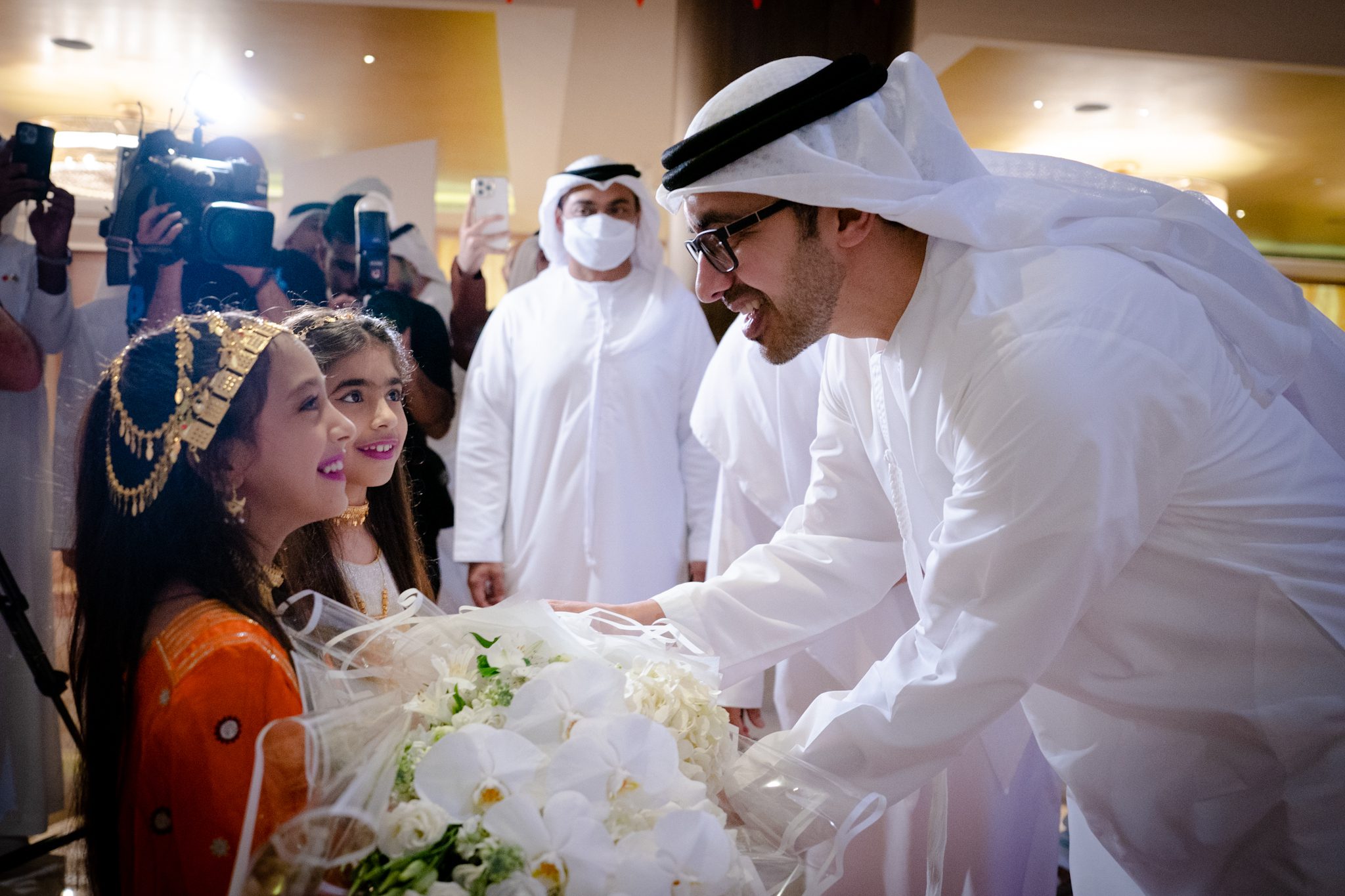عبدالله بن زايد يحضر حفل سفارة البحرين بمناسبة العيد الوطني الـ51 للمملكة 1 1671225109 image