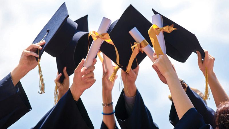 «التربية» تدعو طلبة الـ 12 للتسجيل في الجامعات والبعثات الخارجية 1 1671247153 image