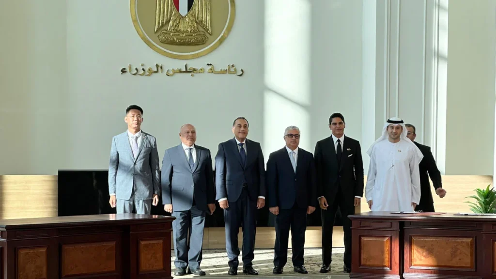 مجلس الوزراء المصري يعلن عن شراكة استثمارية عالمية بقيمة 220 مليون دولار لإنشاء مجمع صناعي للطاقة الشمسية 3 2
