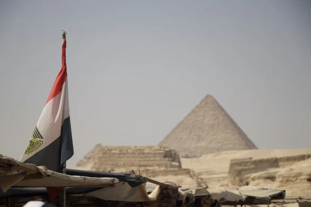 Melbet مقابل المنافسين: أي تطبيق كازينو يفوز في مصر؟ 2 image 1